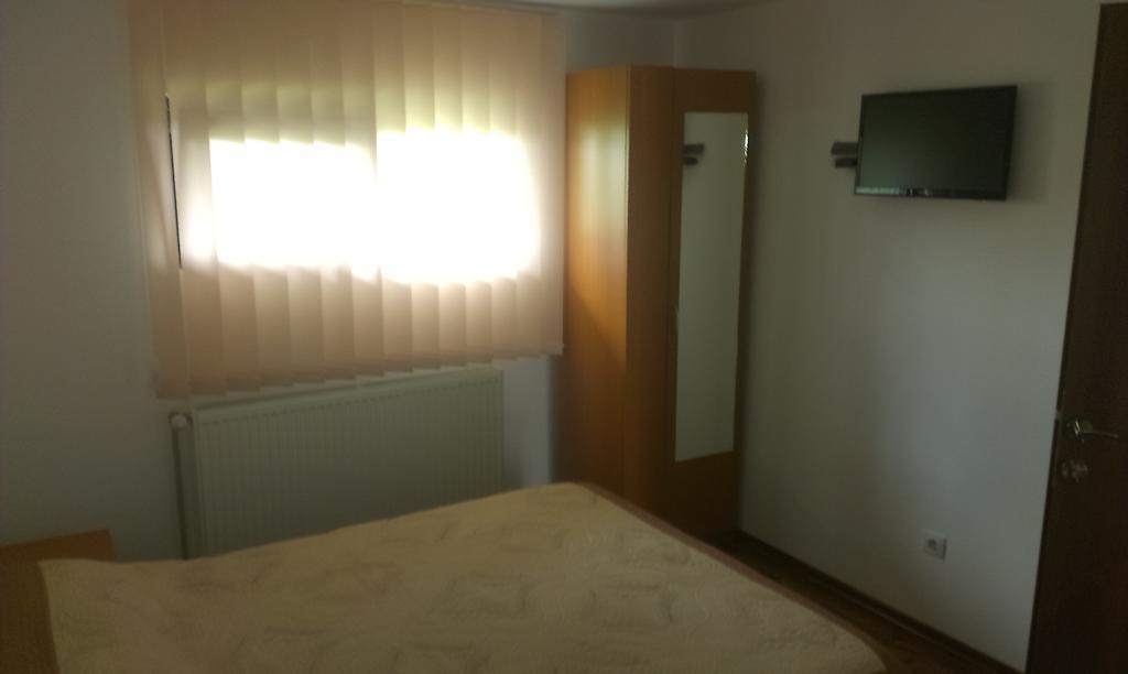 Pensiunea Alex Si Tedi Horezu Zimmer foto