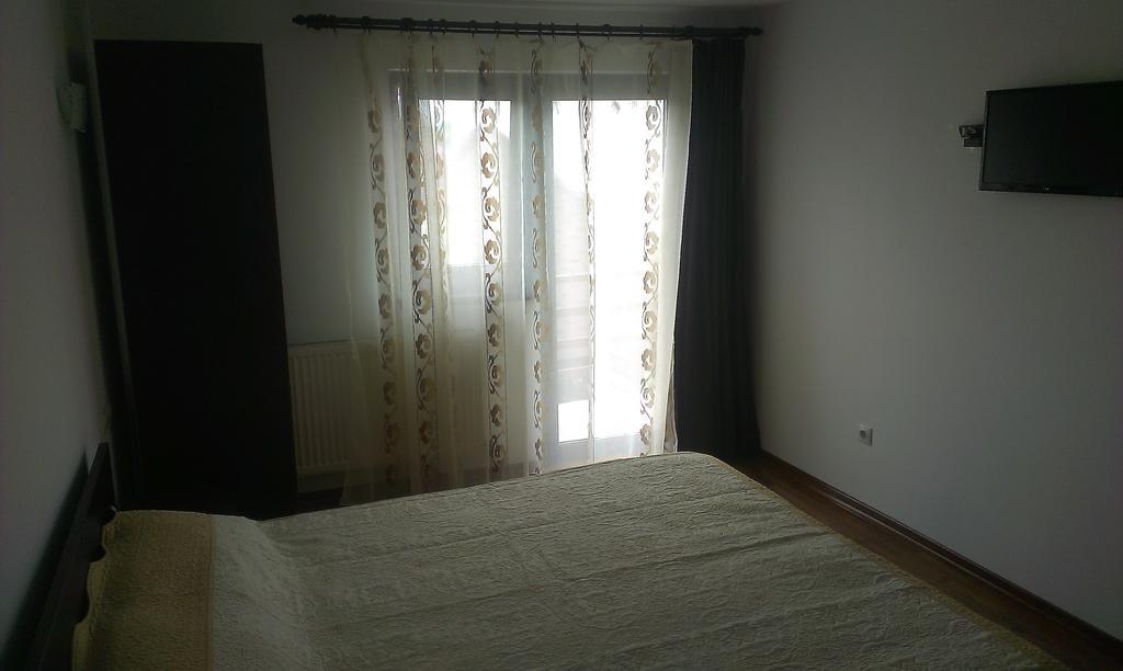 Pensiunea Alex Si Tedi Horezu Zimmer foto