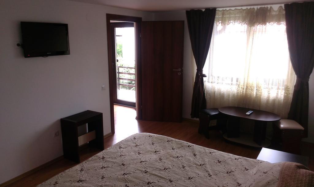 Pensiunea Alex Si Tedi Horezu Exterior foto